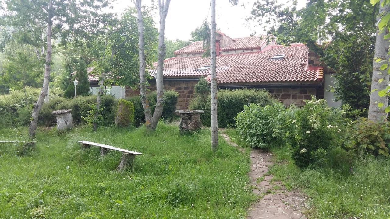 Pensjonat Centro Jardin Mandala Valberzoso Zewnętrze zdjęcie
